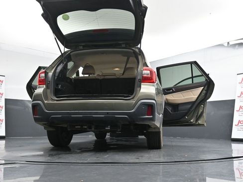Used 2018 Subaru Outback 2.5i Limited image 29