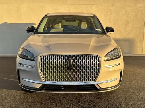 Used 2023 Lincoln Corsair FWD image 2