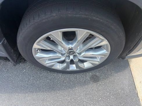 Used 2022 Toyota Highlander Limited AWD/4WD image 8