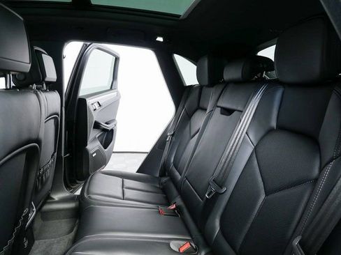 Used 2026 Porsche Macan AWD/4WD image 20