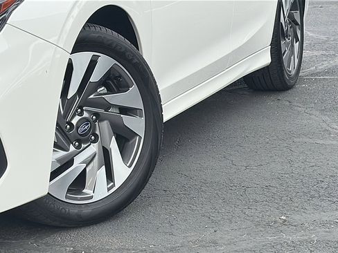 Used 2024 Subaru Legacy Limited image 3