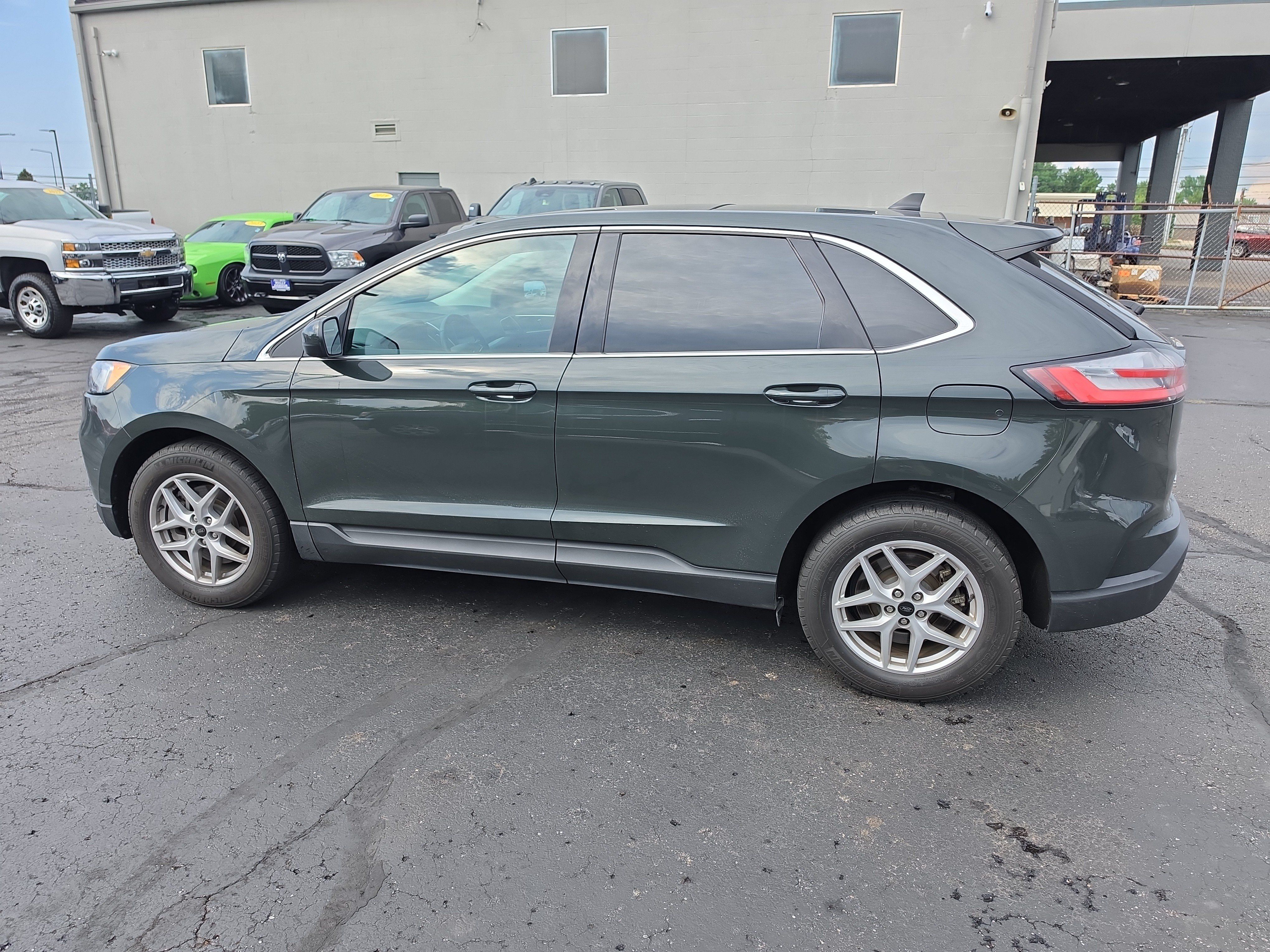 Used 2023 Ford Edge SEL w/ Convenience Package AWD/4WD image 6