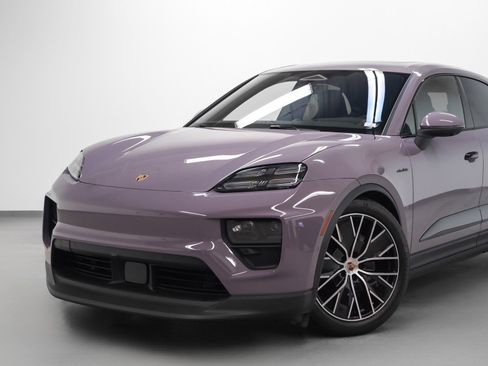 Certified 2025 Porsche Macan 4 Electric image 7