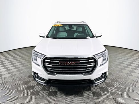 Used 2023 GMC Terrain SLT image 4