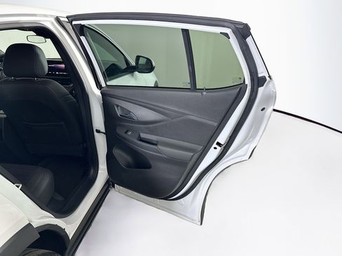 Used 2025 Buick Envista Preferred image 27