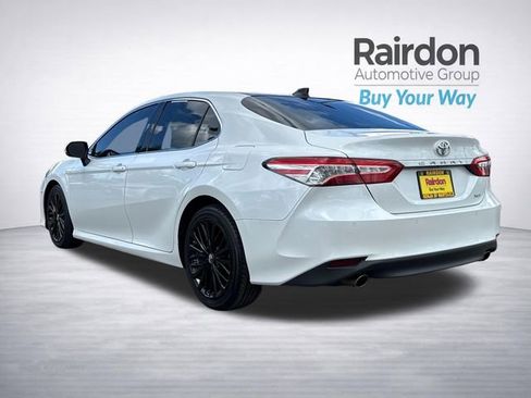 Used 2018 Toyota Camry XLE FWD image 5