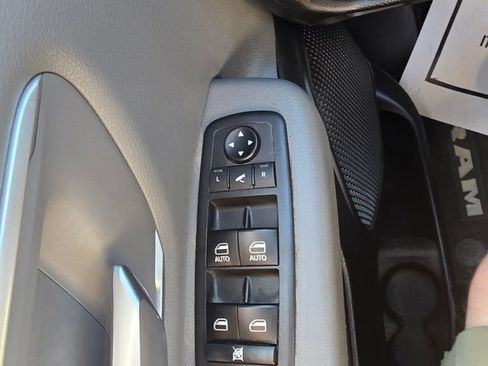 Used 2020 RAM 1500 Big Horn AWD/4WD image 21