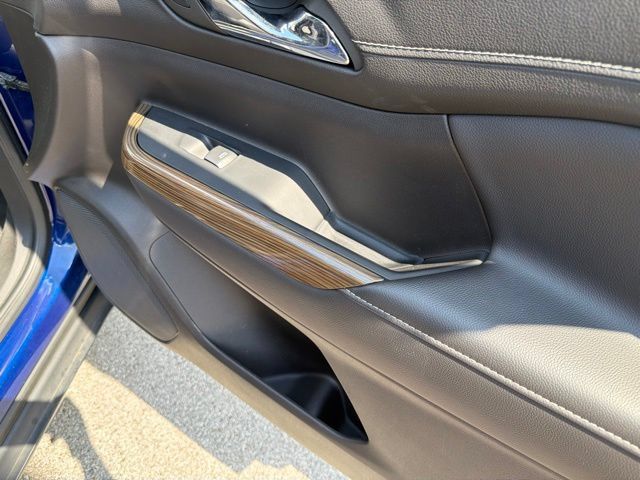Used 2023 GMC Acadia SLE w/ Driver Convenience Package FWD image 22