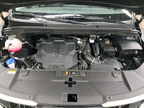 Used 2024 Kia Carnival LX image 19