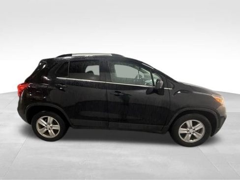 Used 2019 Chevrolet Trax LT FWD image 6