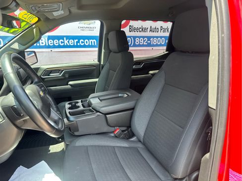 Used 2025 Chevrolet Silverado 1500 LT RWD image 30