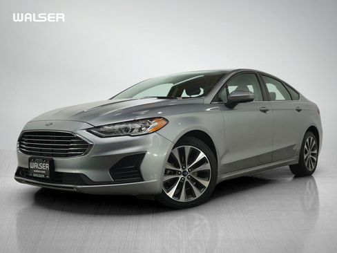 Used 2020 Ford Fusion SE image 1