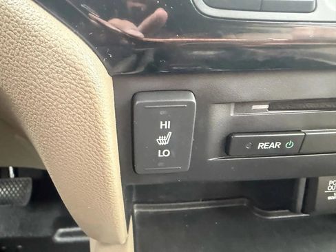Used 2016 Honda Pilot Touring image 23