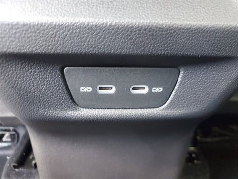 New 2026 Volkswagen Tiguan SE image 12