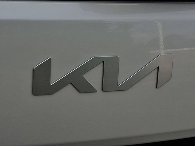 Used 2025 Kia Soul LX w/ LX Technology Package FWD image 30