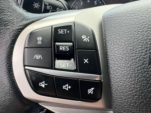 Used 2021 Ford Explorer XLT w/ Equipment Group 202A AWD/4WD image 27