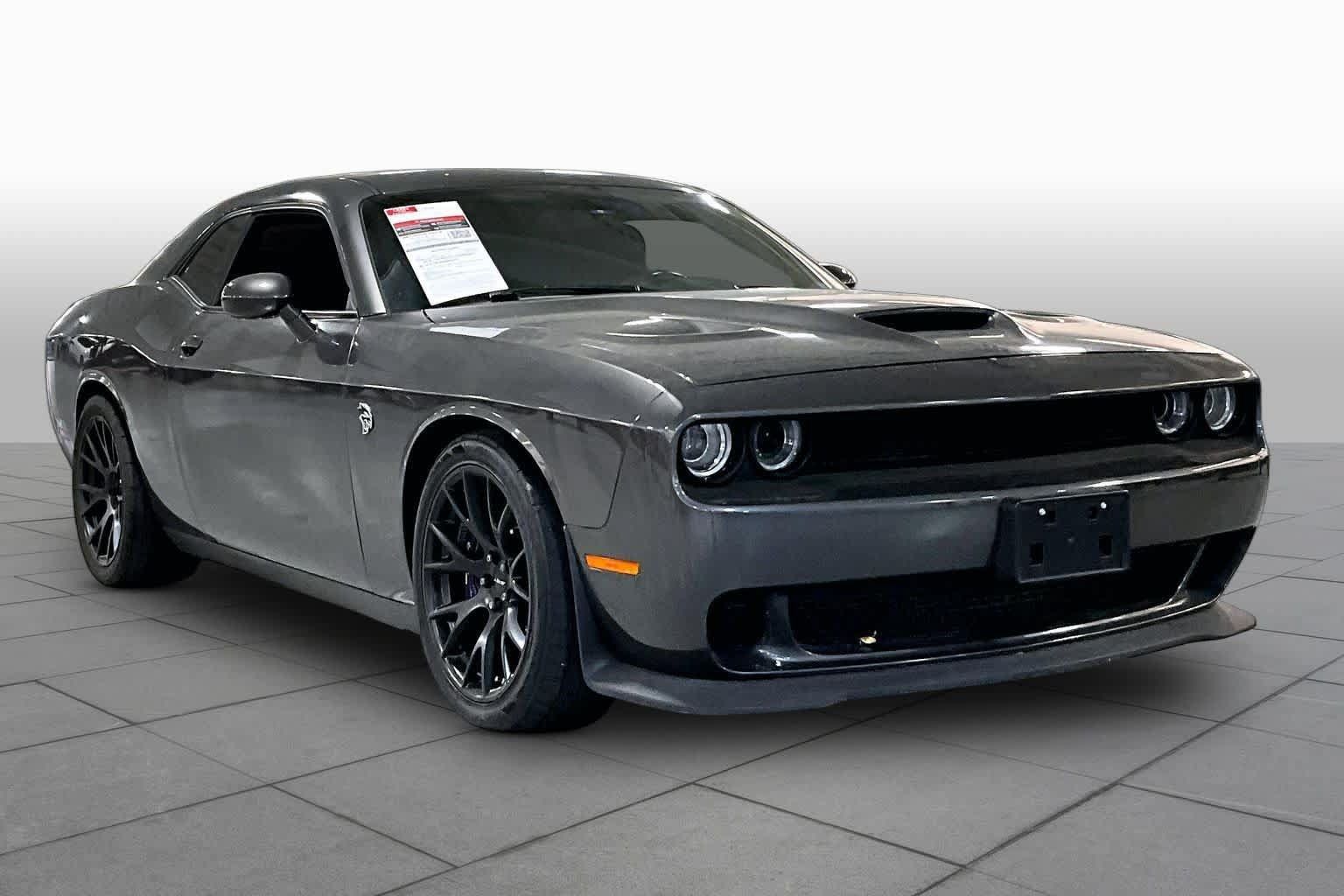 Used 2016 Dodge Challenger SRT Hellcat RWD image 3
