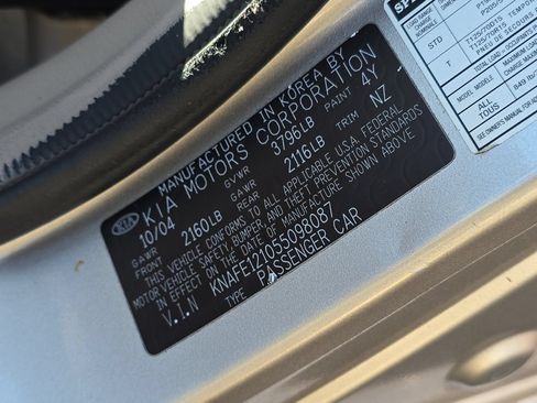 Used 2005 Kia Spectra EX FWD image 27