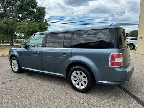 Used 2010 Ford Flex SE FWD image 6