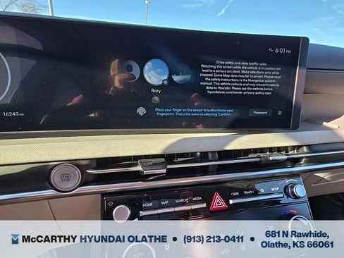 Used 2025 Hyundai Tucson Limited AWD/4WD image 9