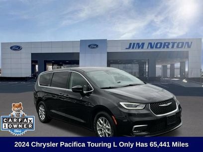 Used 2024 Chrysler Pacifica Touring-L