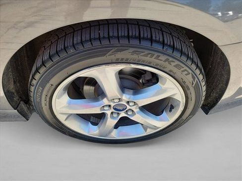 Used 2014 Ford Fusion SE FWD image 9
