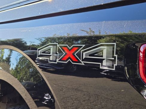 Used 2019 Ford F150 XLT w/ Equipment Group 302A Luxury AWD/4WD image 16