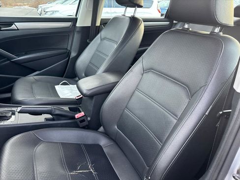Used 2014 Volkswagen Passat 1.8T Wolfsburg Edition image 14