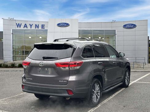 Used 2019 Toyota Highlander XLE AWD/4WD image 5