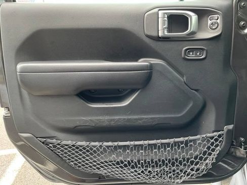 Used 2018 Jeep Wrangler Unlimited Rubicon AWD/4WD image 15