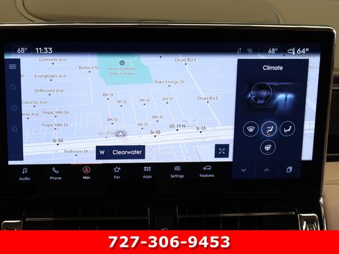 Used 2024 Lincoln Navigator Reserve image 3