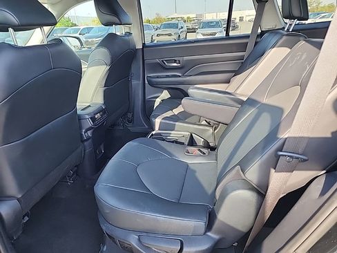 Used 2025 Toyota Grand Highlander AWD image 10