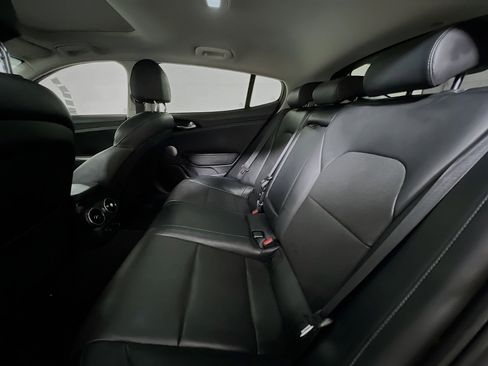 Used 2018 Kia Stinger Premium image 29