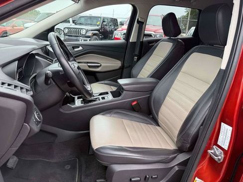 Used 2019 Ford Escape SEL AWD/4WD image 17