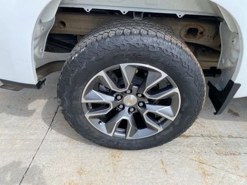 Used 2024 Chevrolet Silverado 1500 LT image 14