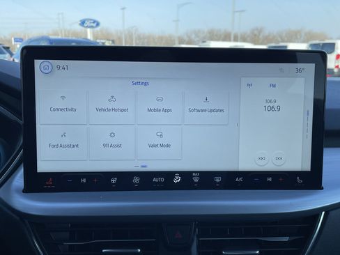 Used 2024 Ford Escape Platinum image 32