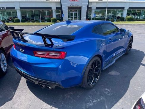 Used 2017 Chevrolet Camaro SS RWD image 36
