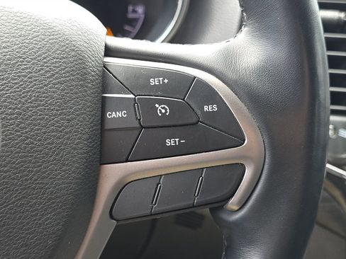 Used 2022 Jeep Grand Cherokee Laredo X AWD/4WD image 29