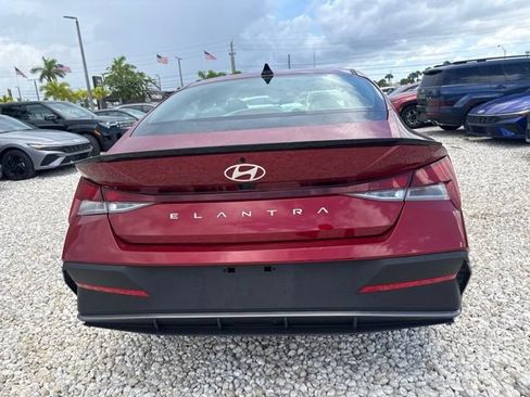 Certified 2025 Hyundai Elantra Sport FWD image 7