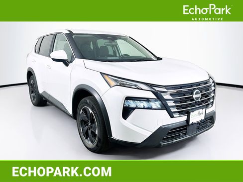 Used 2025 Nissan Rogue SV image 1