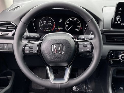 New 2025 Honda Pilot Touring image 13