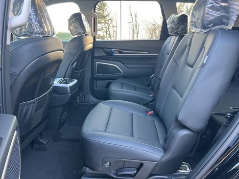 New 2025 Kia Telluride S image 14