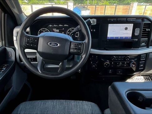 Used 2023 Ford F350 XLT AWD/4WD image 4