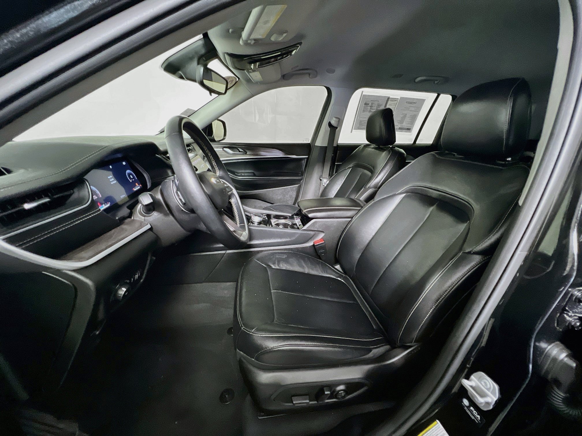 Used 2022 Jeep Grand Cherokee L Limited RWD image 14