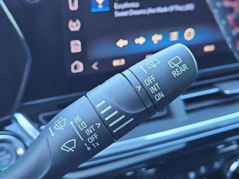 Used 2024 Chevrolet Trax RS w/ Sunroof Package image 15