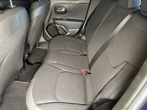 Used 2018 Jeep Renegade Altitude w/ UConnect 8.4 Nav Group AWD/4WD image 20