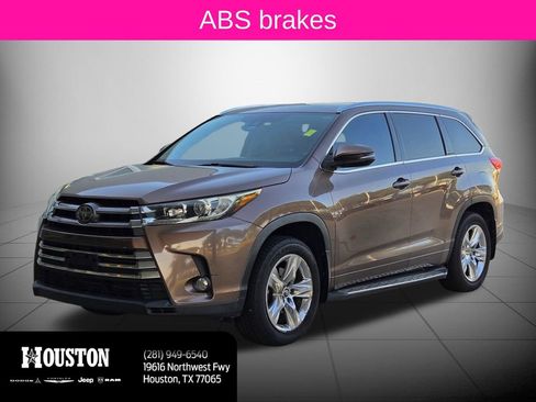 Used 2018 Toyota Highlander Limited FWD image 9