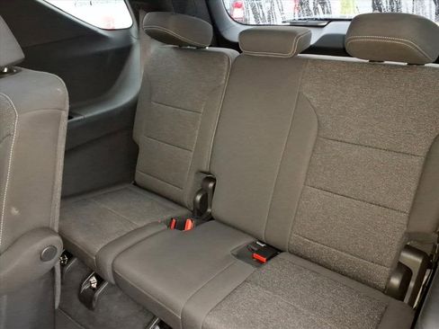 Certified 2024 Chevrolet Traverse LT image 9