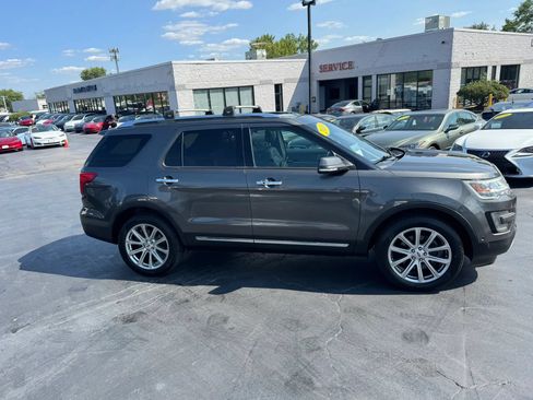 Used 2016 Ford Explorer Limited w/ Equipment Group 301A AWD/4WD image 4