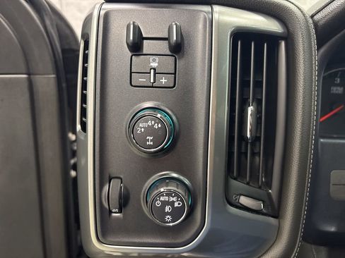 Used 2017 Chevrolet Silverado 1500 LTZ AWD/4WD image 27